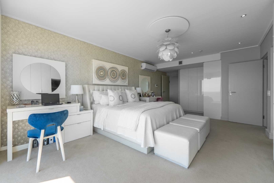 3 Bedroom Property for Sale in Sea Point Western Cape